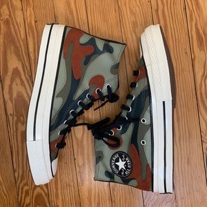 🆕 Unisex High Top Camouflage Converse sneakers 8.5 Mens/10.5 Womens